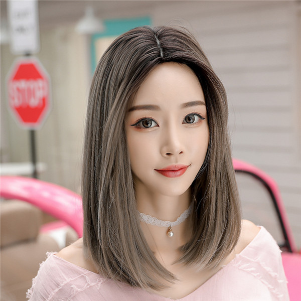 亜麻灰　真ん中分け　自然な質感   おしゃれ　ウィッグ　長さ38ｃｍ　人工頭皮　耐熱　ネット付き　小顔効果　通気性が抜群　男の娘　女装体験用カツラ-1