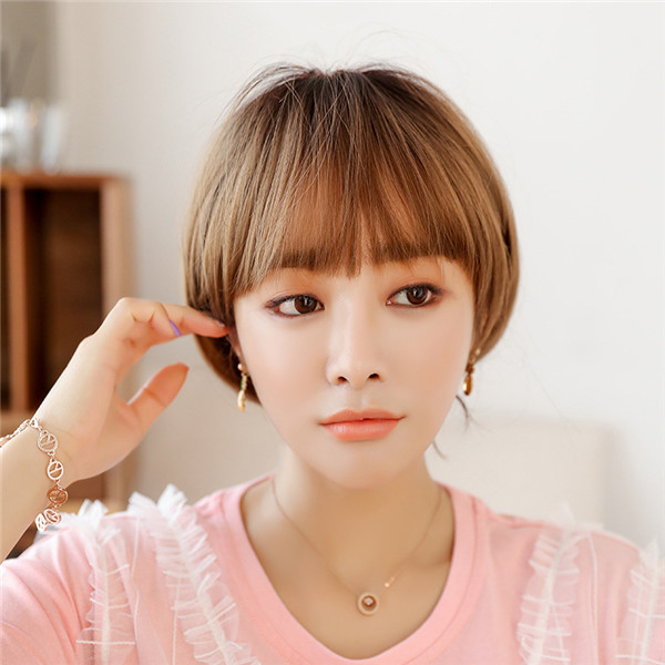 亜麻色　ヘアボブスタイル　大人可愛いウィッグ　長さ28ｃｍ　人工頭皮　耐熱　ネット付き　軽い　質感自然　女装　かわいい　日常用カツラ　変装用小物-1