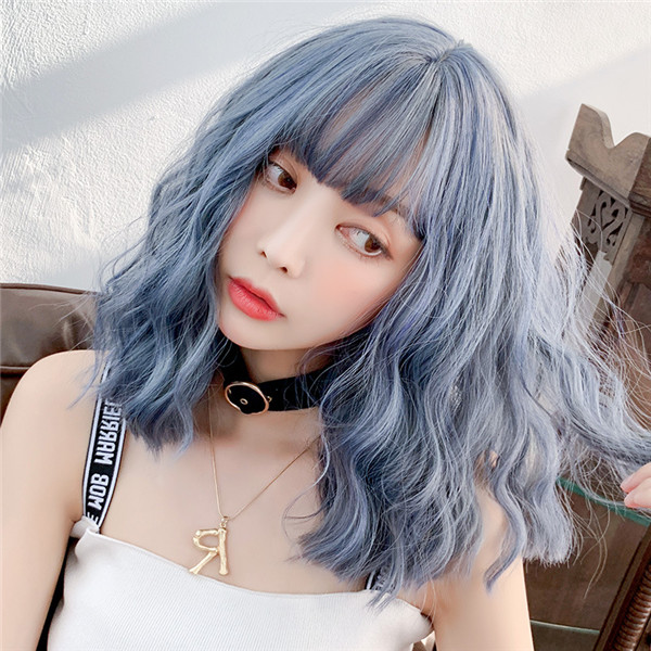 浅いブルー　ミディアム　ウィッグ　ぱっつん前髪　巻き髪　ファッション　長さ40ｃｍ　耐熱ファイバー　自然な手触り　人工頭皮　通気性が抜群　ネット付き　男の娘　女装 コスプレ-1