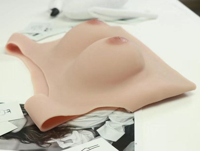Bカップ　シリコンバスト　クルーネック / ラウンドネック / 丸首 /丸い襟タイプ　超リアル女体化　仮胸　ニューハーフ　女装外出　女装レイヤー　おすすめ用品-3
