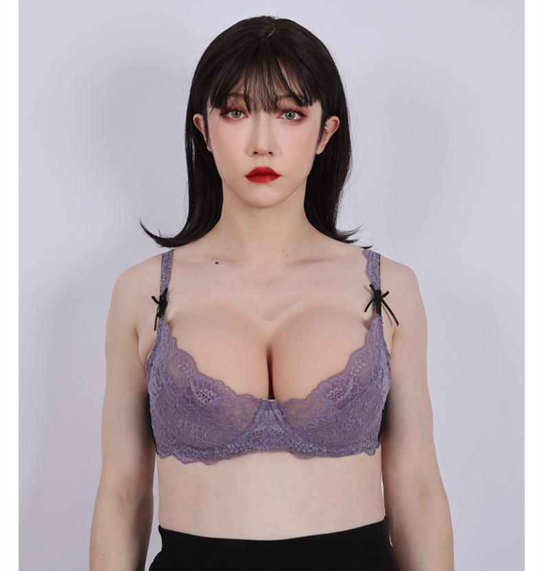 大人気　C/Gカップ　超便利チューブトップ　シリコンバスト　コスプレ/女装/女体化/トランスジェンダー　美乳　変装用　全国送料無料-1