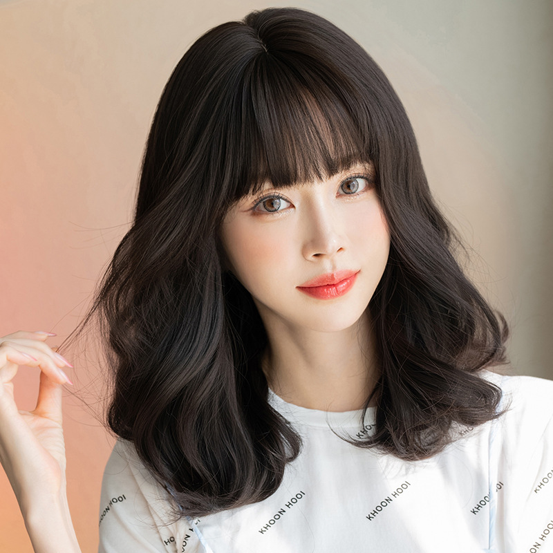 黒茶色　ミディアム　カーリーヘアー　大人可愛いフルウィッグ　長さ43cm　人工頭皮　小顔　ヘアネット付き　普段使い　女装体験用カツラ-2