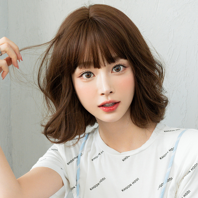 可愛いフルウィッグ　亜麻色　レディース　ミディアム　長さ30cm　人工頭皮　通気性が抜群　ヘアネット付き　自然　普段使い　男の娘　女装体験用ウイッグ　お勧め-2