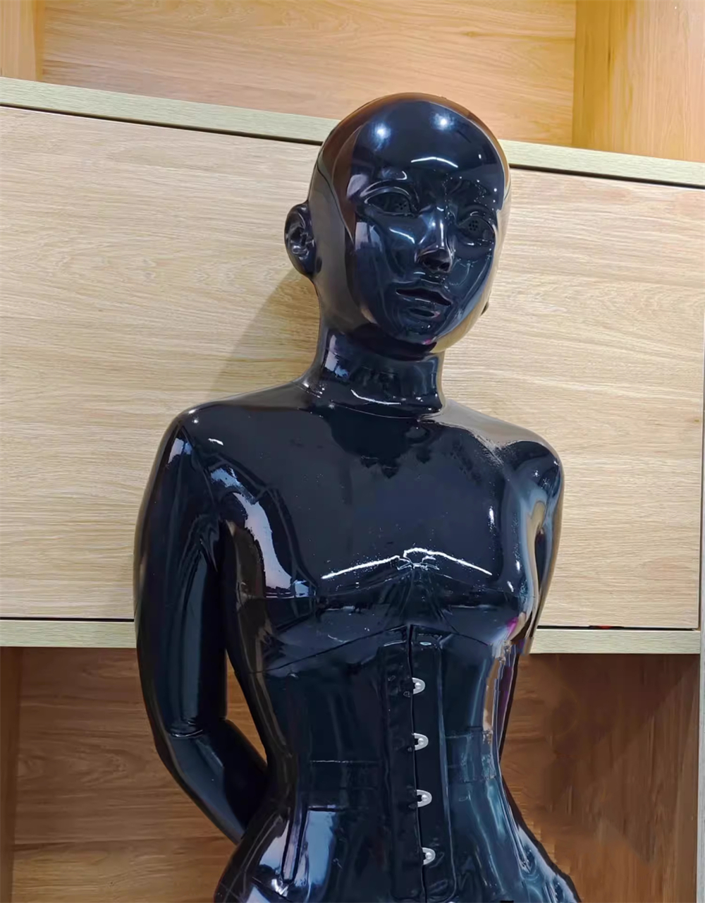 【本心を隠す】笑っても泣いても他人に見られたくない！新着シリコン製フィメールマスク　全頭フェイススキン　ブラック/レッド/ホワイト/ピンク四色選択可能　ラテックススーツと組み合わせてご利用をお勧め　男女兼用-5