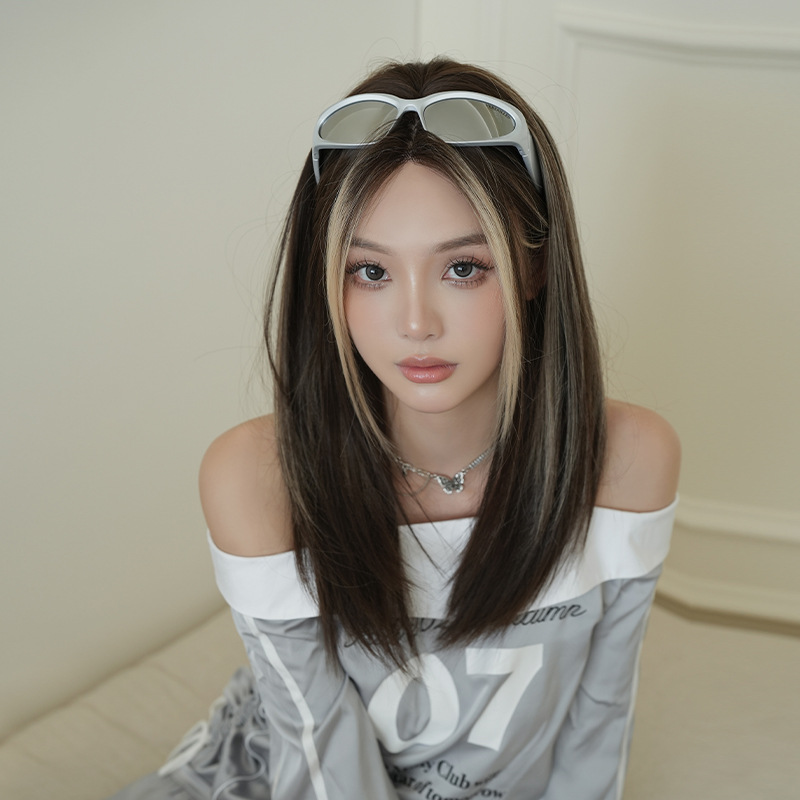 おしゃれ　ライトブラウン＆ブラック　フルウィッグ　長さ54cm　真ん中分け　ストレートヘア　人工頭皮　自然　ヘアネット付き　レディース　かつら　通気性が抜群　普段使い　女装体験用カツラ　お勧め-4