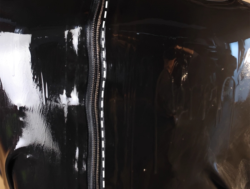 両手拘束　ラテックス製拘束衣　ブラック　天然ラテックス素材　厚さ0.4mm　背中ファスナー　調節可能ベルト付き　SMプレイ-3