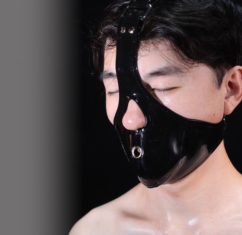 黒色　ラテックス製マスク-1