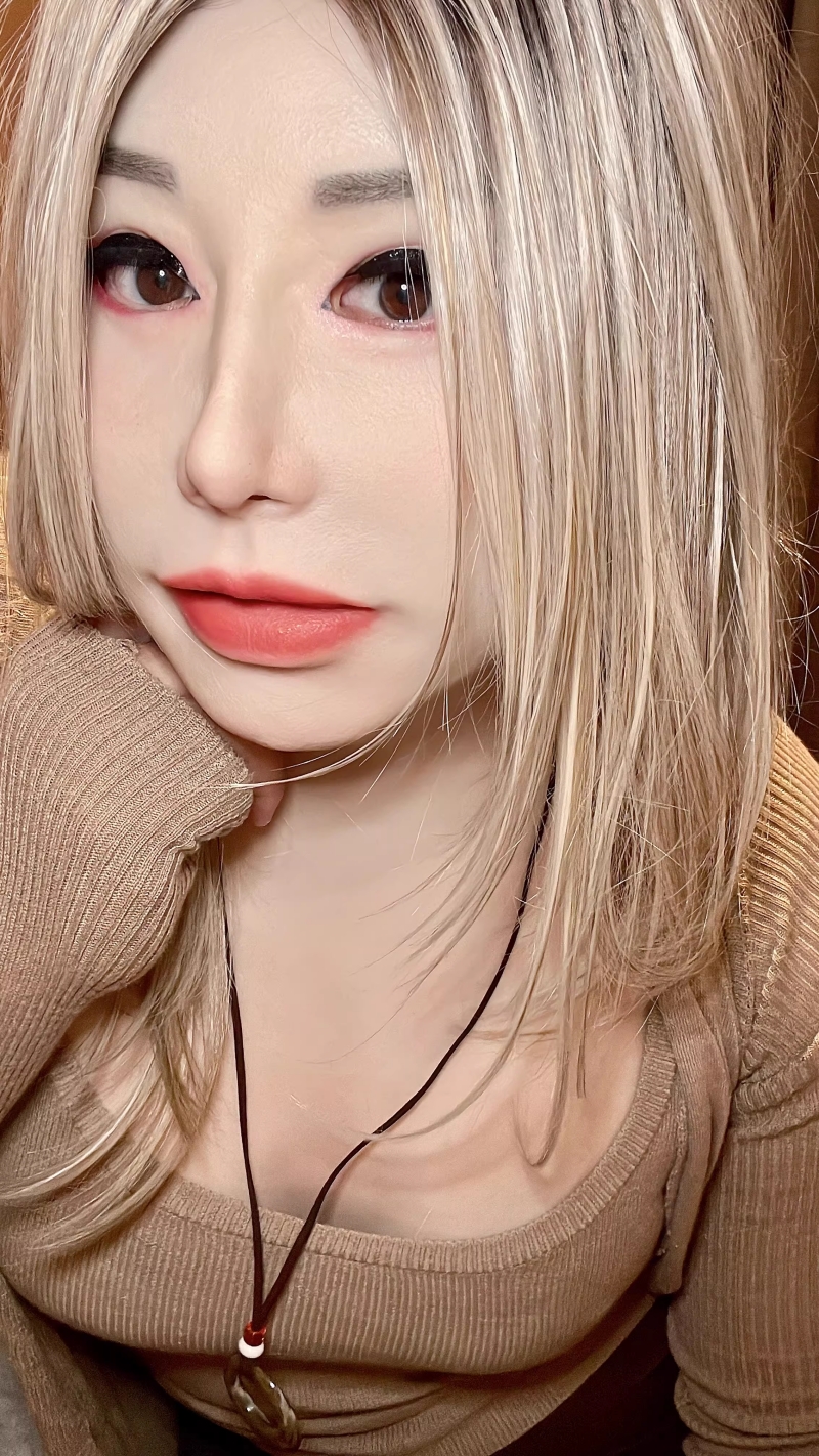 高品質　パンドラPandora002　美人顔フィメールマスク＆C/Dカップシリコン胸付き　特別版の医療用シリコン素材製　植毛の眉毛　メイク付き　超リアル　フィット感のすごいフィメールマスク　正規品保証　全国送料無料-1