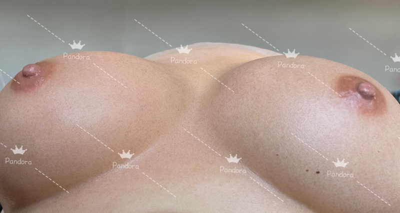 高品質　裏側が粘着力あるシリコン胸　Dカップ相当人工乳房　特徴：前胸部分だけを覆う  背中は覆われていない　エッジが薄くなっている　よりフィットする-3