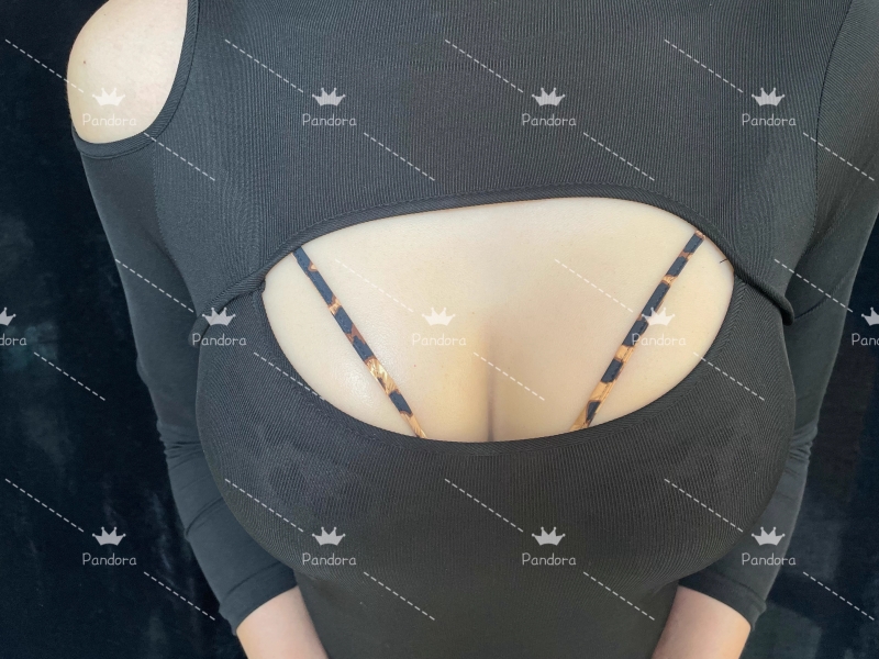 高品質　裏側が粘着力あるシリコン胸　Dカップ相当人工乳房　特徴：前胸部分だけを覆う  背中は覆われていない　エッジが薄くなっている　よりフィットする-6