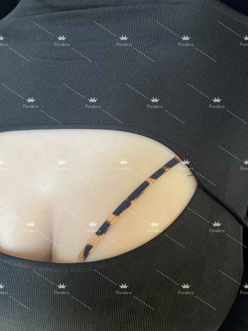 高品質　裏側が粘着力あるシリコン胸　Dカップ相当人工乳房　特徴：前胸部分だけを覆う  背中は覆われていない　エッジが薄くなっている　よりフィットする-7