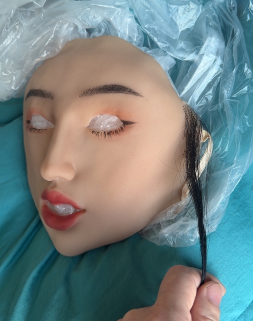 1773823445416080.jpg 「動画あり 大人気の女装用品お勧め」美人の御姉様 シリコン製の女性マスク 肌にちかいもちもち感触&首もあるのでリアル メイク付き Female Mask付きシリコンバスト クロスドレス 男の娘 女装体験 シリコンバスト cdcoser販売5